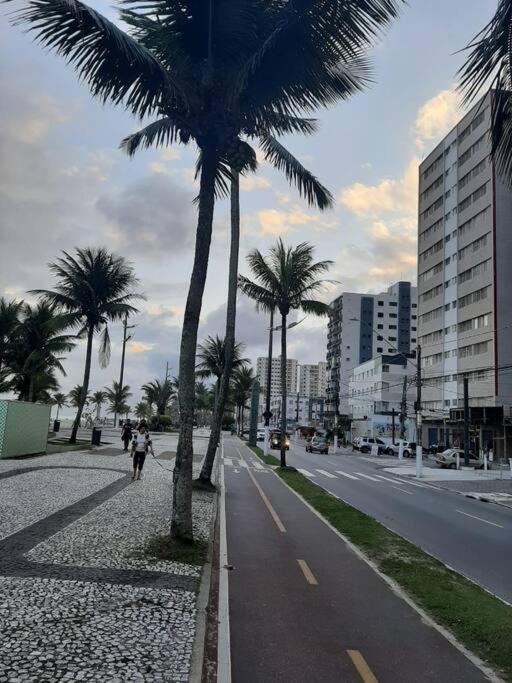 Kitnet A 20 Metros Da Praia Praia Grande (Santos) Exterior foto